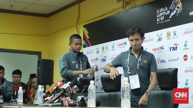Luis Milla gagal memenuhi target emas di SEA Games 2017.