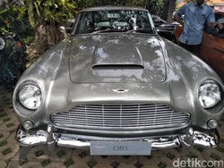 Aston Martin Sulit Tinggalkan Nama Besar James Bond