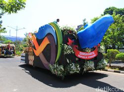 Keren, Ini Aneka Kendaraan Hias Karnaval Kemerdekaan di Bandung
