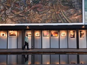 Pameran Foto Instalasi Tangan-Tangan Renta Lurik Indonesia
