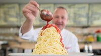 Siang Ini Enaknya Ngemil 10 Es Krim Unik Berbentuk Spaghetti Hingga Bunga Mawar