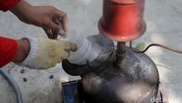 Foto: Mengubah Sampah Plastik Jadi BBM
