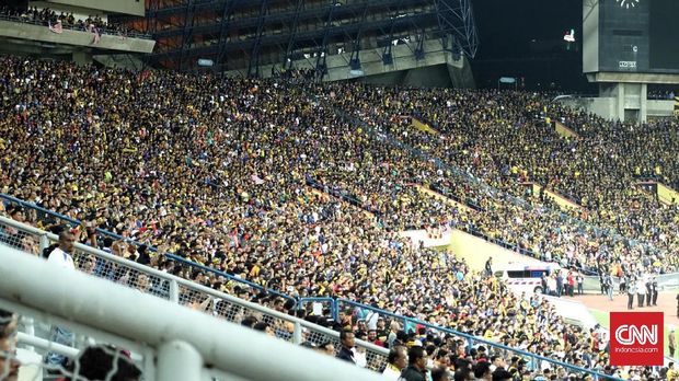 FAM juga pernah mendapat hukuman karena ulah suporter.