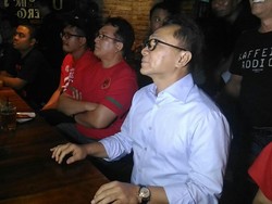 Bareng The Jakmania, Ketua MPR Nobar Indonesia Vs Malaysia