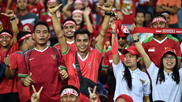 Suporter Timnas Indonesia akan diperiksa secara manual sebelum masuk stadion.