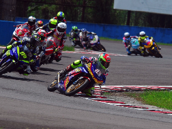 Yamaha YZF-R15 Pecahkan Rekor Sentul Mendominasi Juara Sport 150 cc