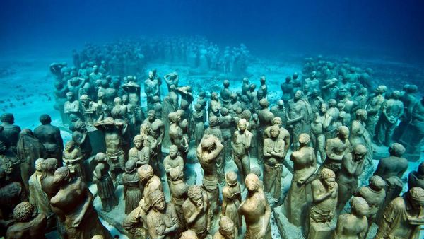 Foto: Laut yang Berisi 500 Patung