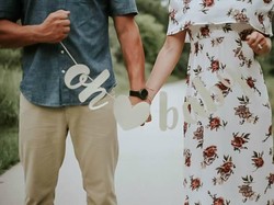 Romantis! Kisah Istri Beri Kejutan Suami Tentang Kehamilannya