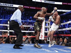 Mayweather Menang TKO atas McGregor