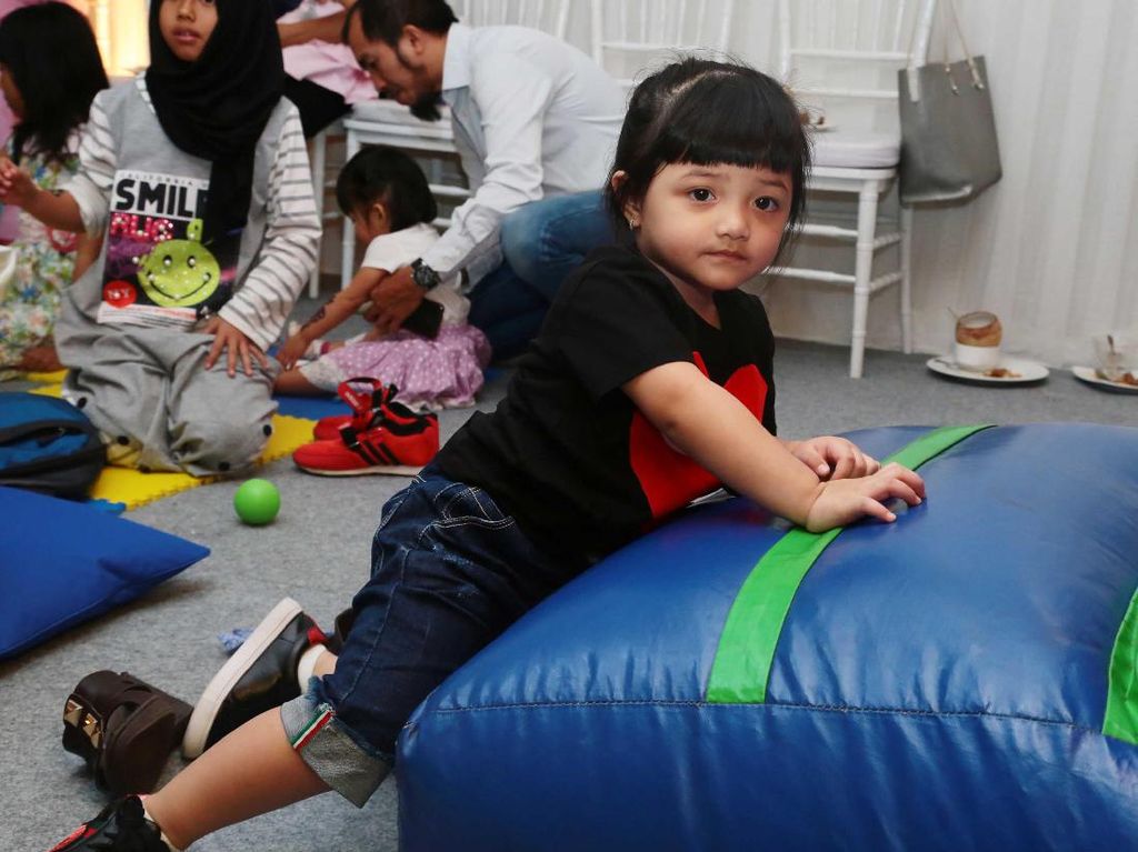 Patut Dicontoh! Arsy Minta Ashanty untuk Tak Lagi Belikan Baju Terbuka Patut Dicontoh! Arsy Minta Ashanty untuk Tak Lagi Belikan Baju Terbuka