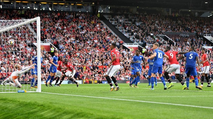 MU Kalahkan Leicester 2-0