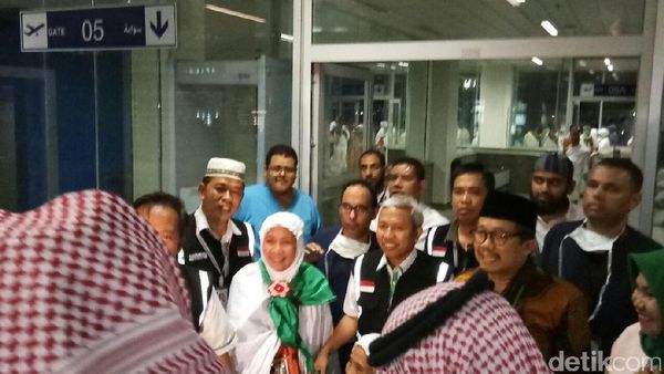 Baiq Mariah, Jemaah Tertua Berusia 104 Tahun Tiba di Jeddah