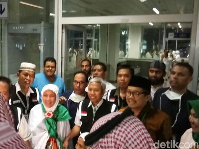 Baiq Mariah, Jemaah Tertua Berusia 104 Tahun Tiba di Jeddah
