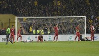 Satu-satunya gol Harimau Muda yang bersarang di gawang Satria Tama dicetak oleh Thanabalan Nadarajah di menit ke-85. Foto: Wahyu Putro A/Antara Foto