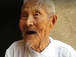 Berusia Satu Abad, Kakek Ini Masih Lihai Melakukan Seni Bela Diri