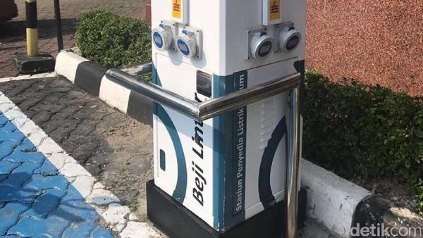 Ini Penampakan Motor dan SPBU Listriknya