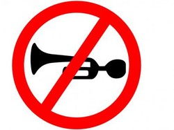 Sembarangan Klakson di Malaysia Bisa Ketilang?