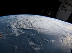 Dahsyatnya Badai Harvey Dilihat dari Citra Satelit NASA Dahsyatnya Badai Harvey Dilihat dari Citra Satelit NASA