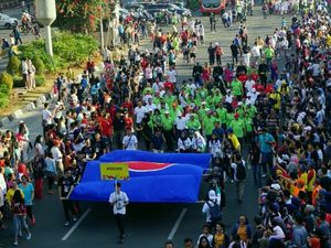Menlu hingga Menaker Meriahkan Parade ASEAN 50 di CFD Thamrin