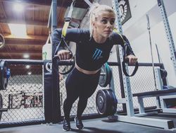 Cantik-cantik Kekar! Potret Para Petarung MMA Wanita