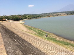 Kemarau, Waduk Setupatok Cirebon Terancam Kekeringan