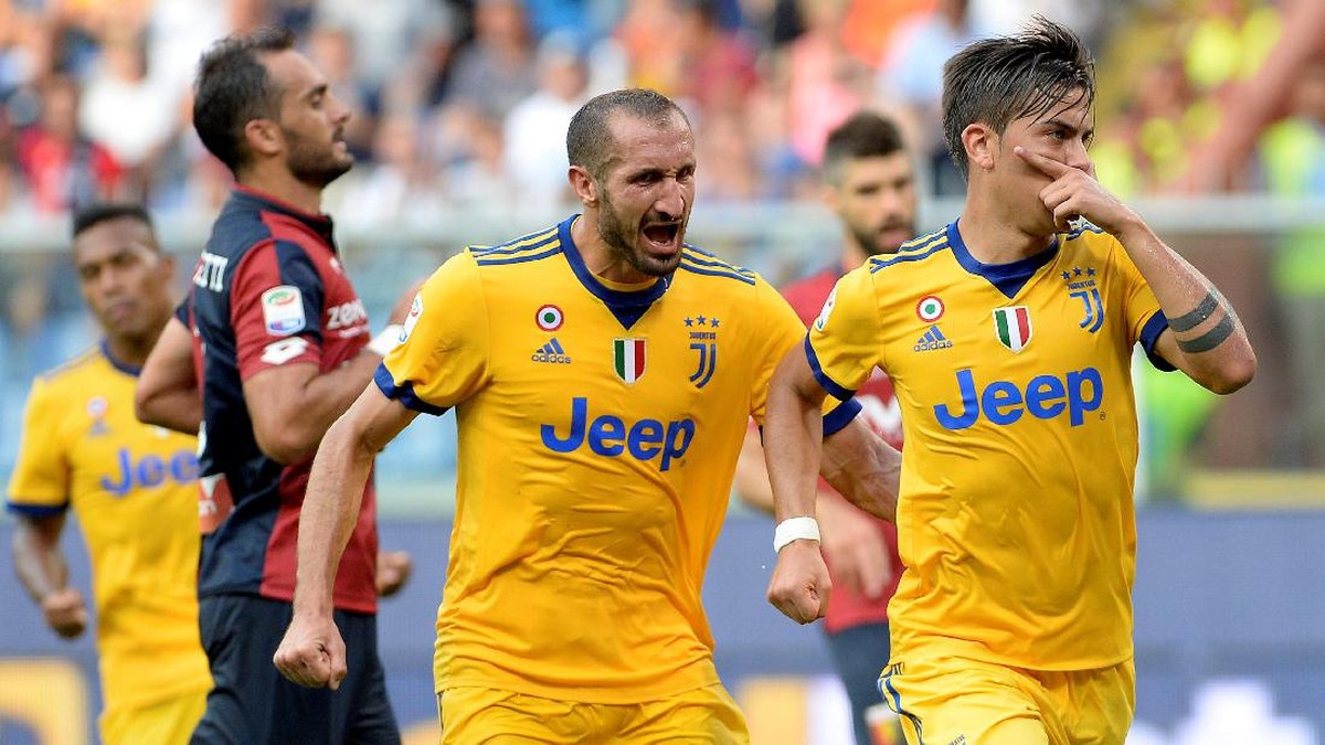 Paulo Dybala mencetak tiga gol ke gawang Genoa (Massimo Pinca/Reuters)