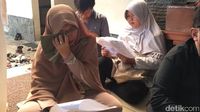 Foto: Air Mata Jemaah Korban First Travel Saat Pengajian