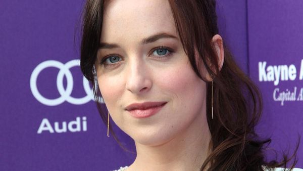 Foto-Foto Menawan Dakota Johnson, Si Cantik Bintang Fifty Shades of Grey