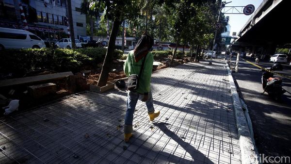 Pemprov DKI Selaraskan Pembangunan Trotoar dengan Jalan Arteri