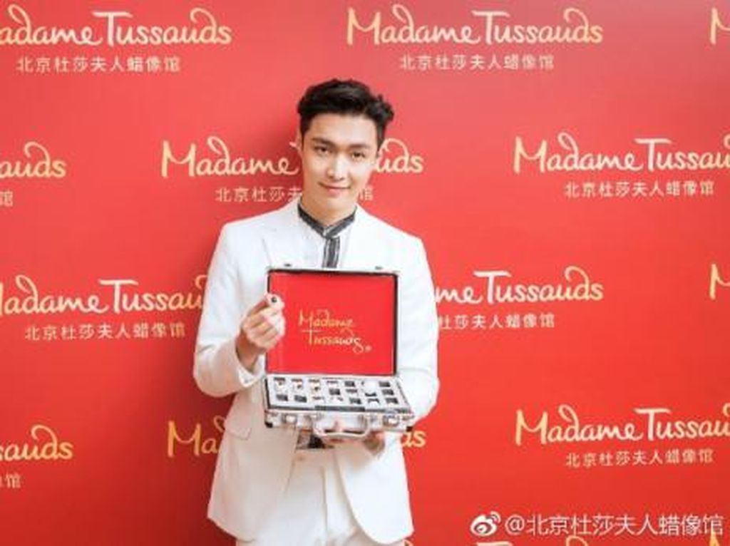 Lay EXO Akan Ikuti Jejak Kris, Luhan, dan Tao? Lay EXO Akan Ikuti Jejak Kris, Luhan, dan Tao?