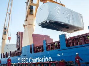 Komponen Utama Kebun Angin Pertama RI Tiba di Parepare