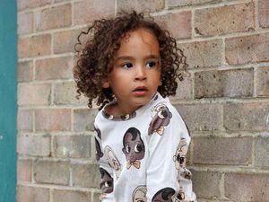 Foto: Gaya Menawan si Kecil Berambut Keriting