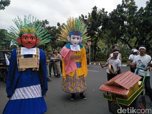 Akses Jalan Ditutup, Warga Pulomas Demo di Balai Kota Akses Jalan Ditutup, Warga Pulomas Demo di Balai Kota