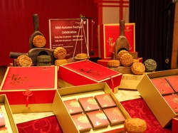 Festival Kue Bulan, Order Online Aja!