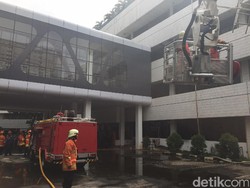 Cek Lokasi Kebakaran, Mendes Cium Bau Minyak Tanah