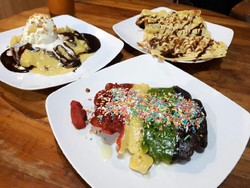 Di Sini Ada Pancong Laba-laba, Frozen dan Rainbow yang Kekinian