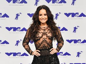 Demi Lovato Dirawat karena Overdosis, #PrayForDemi Trending Topic di Twitter Demi Lovato Dirawat karena Overdosis, #PrayForDemi Trending Topic di Twitter