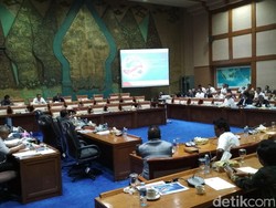 DPR Rapat 5 Jam Bareng ESDM hingga Pertamina, Ini Hasilnya