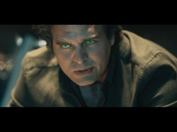 Permintaan Maaf Hulk Setelah Acungkan Jari Tengah pada Paparazzi