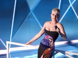 Isu Plagiat Tak Lunturkan Semangat Katy Perry Rilis Lagu Baru Isu Plagiat Tak Lunturkan Semangat Katy Perry Rilis Lagu Baru