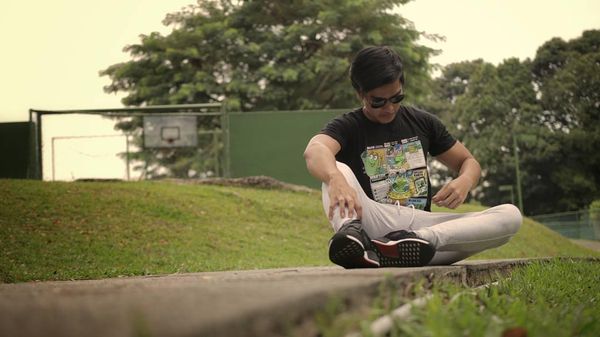 Foto: Gaya OOTD Ala Kaesang Jokowi Saat Jualan Kaus Kecebong