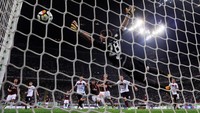 Adalah Suso yang kemudian jadi pahlawan Milan setelah dia mencetak gol kedua di menit 70. (REUTERS/Alberto Lingria)