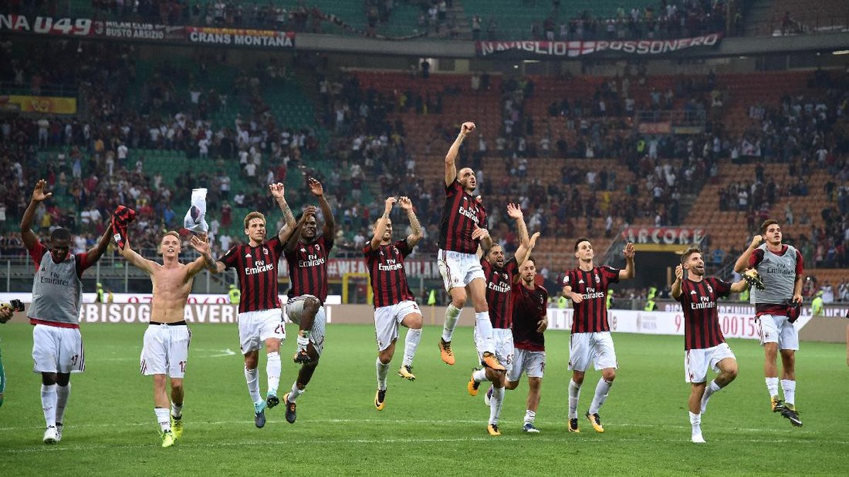 AC Milan berada di trek yang benar menuju kebangkitan kembali (REUTERS/Alberto Lingria)