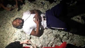 Pamer Kemewahan Mayweather di Medsos Bikin Terpana