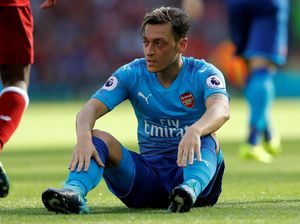 Arsenal Kalah Telak dari Liverpool, Oezil Minta Maaf