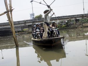 Ini Sungai Jakarta, Bisakah Jadi Jalur Transportasi Seperti Bangkok? Ini Sungai Jakarta, Bisakah Jadi Jalur Transportasi Seperti Bangkok?