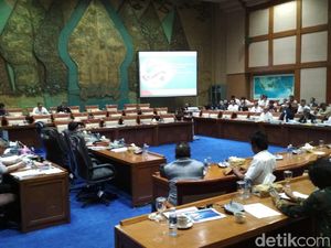 Soal Premium Batal Naik, DPR: Kementerian ESDM Tidak Siap