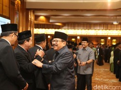 Gubernur Soekarwo Lantik 114 Panwaslu Kabupaten dan Kota se Jatim