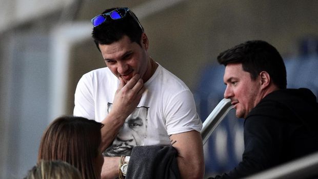 Kakak kandung Lionel Messi, Matias Messi (kanan) mengalami kecelakaan mobil di Argentina. (