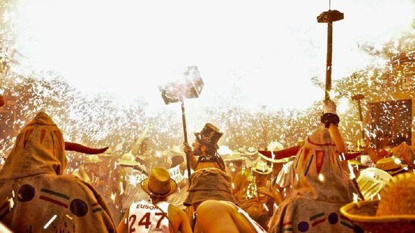 Foto: Pesta Kembang Api yang Keren di Spanyol